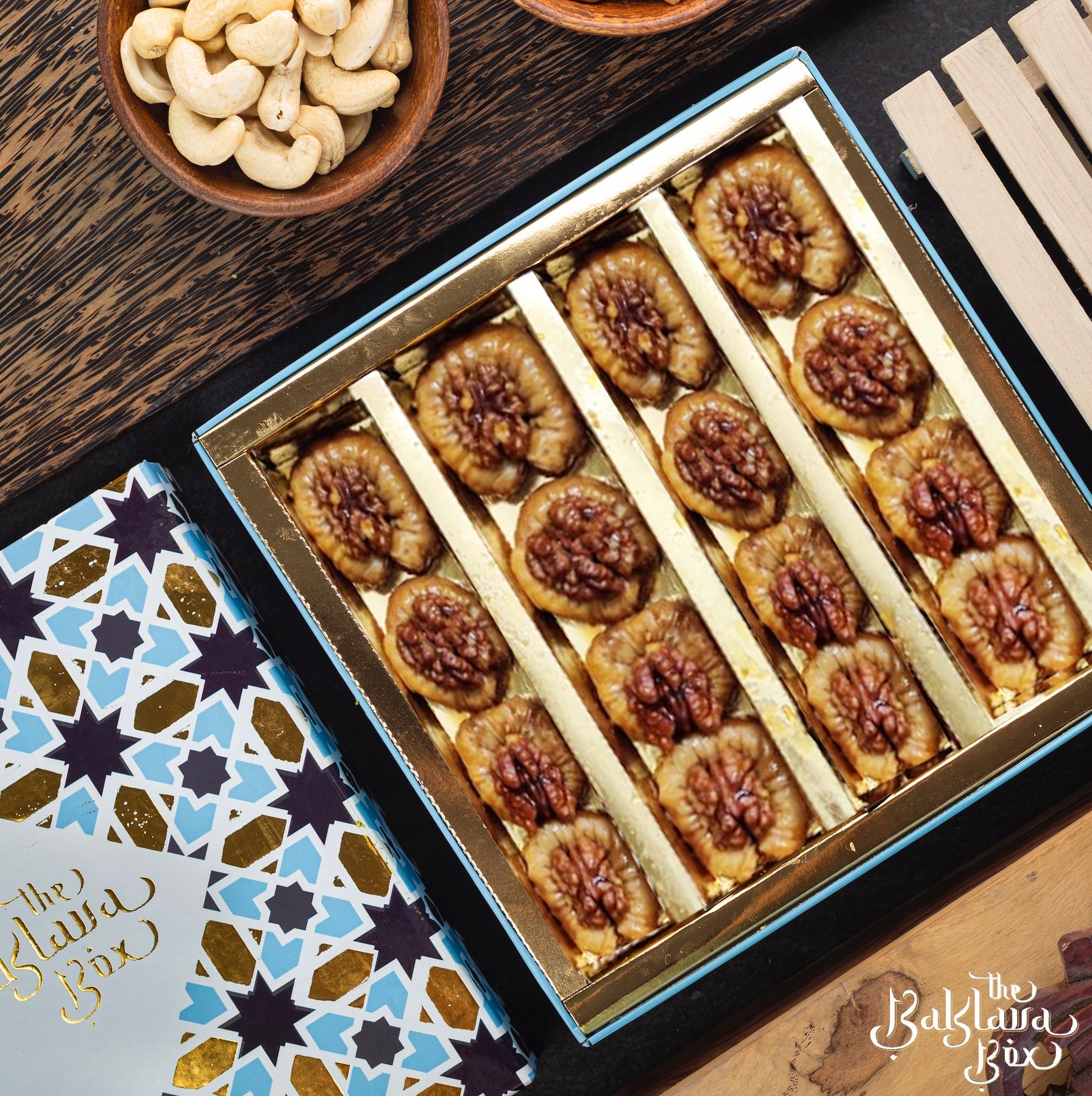 Chocolate Ring Baklava - THE BAKLAVA BOX