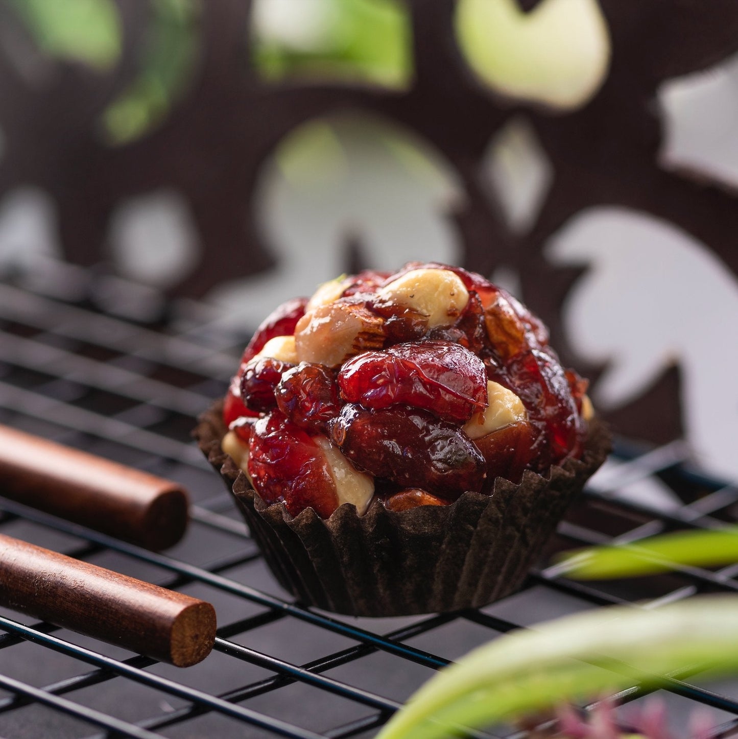 Cranberry & Almond Ladoo (20 pieces) - THE BAKLAVA BOX